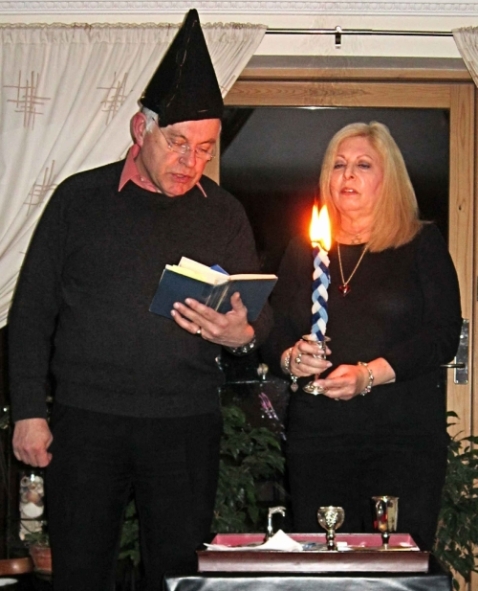 Steve and Maxine Lead the Havdalah Service